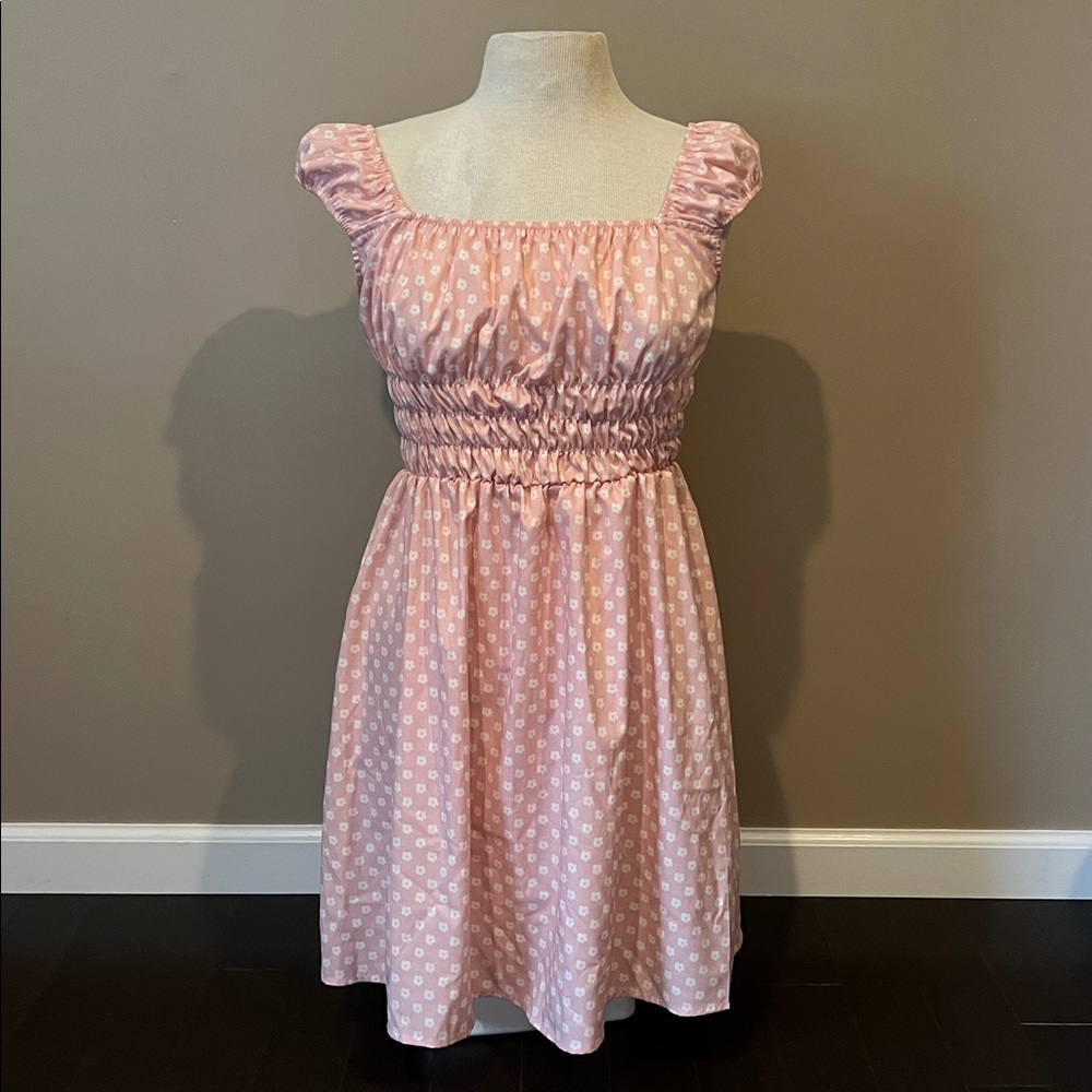 Charming Pink Dress w/cream flower print, smocked waist & Ruffled Sleeves Sz 6